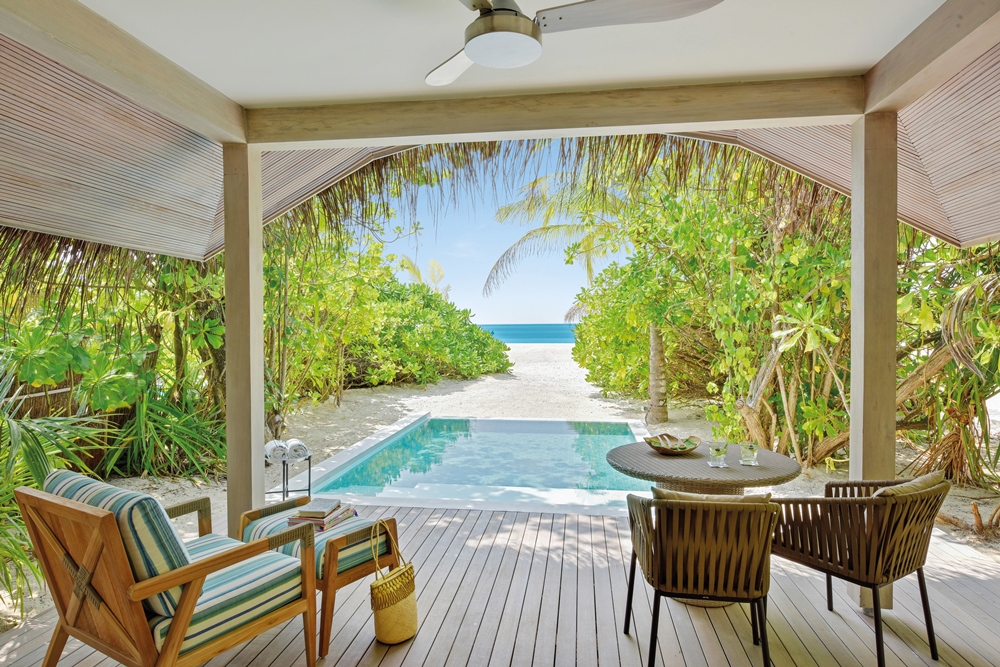 content/hotel/Kanuhura/Accommondation/Beach Pool Villa Sunset/Kanuhura-Acc-BeachPoolVillaSunset-04.jpg